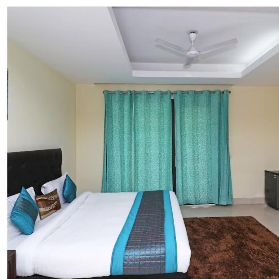 Hotel The Am Bliss Γκουργκάον Εξωτερικό φωτογραφία