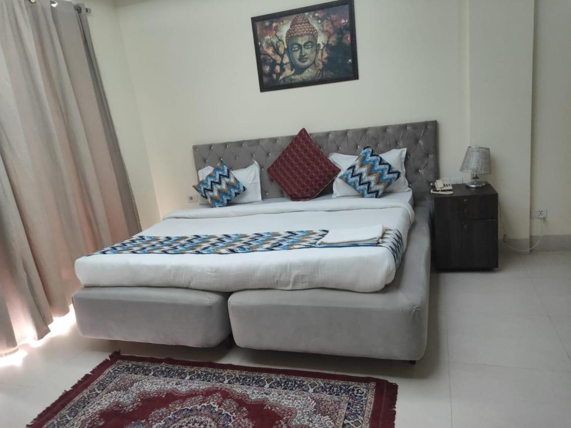 Hotel The Am Bliss Γκουργκάον Εξωτερικό φωτογραφία